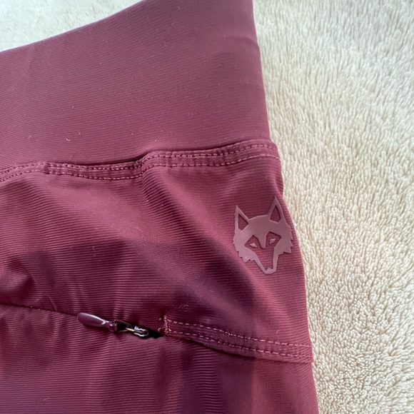 Ladies Greyson Phoenix Jogger Pants in Chablis - Picture 5 of 7